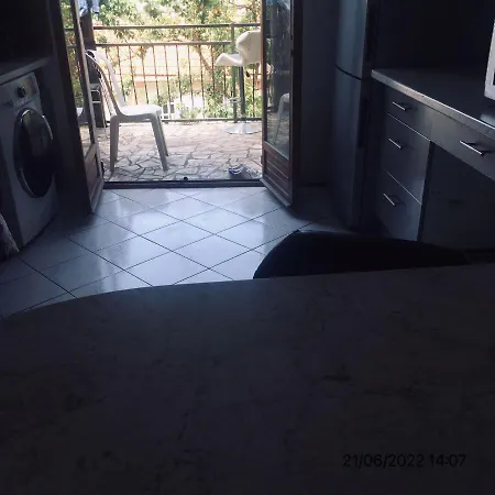 Hostel Roomate Near Paris Saint-Denis (Seine-Saint-Denis)